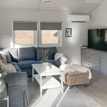 Cozy In With House A Panoramic View *