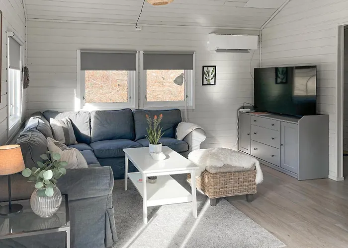 2 Bedroom Stunning In *